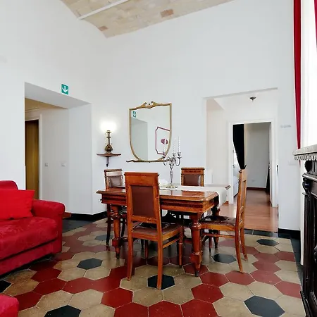 Dolce Casa Colosseo Апартаменты *